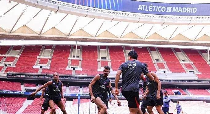 欧冠半决赛首回合上演天价新援对决!哲凯赖什点射破门,马竞1-1阿森纳
