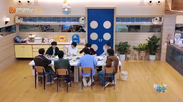 维嘉误将三明治异味当何炅脚臭