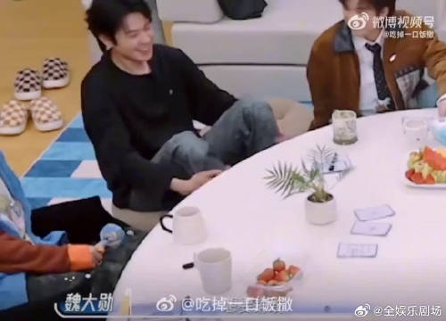 节目里的日常对话满是温情，一路走来互相扶持，双向奔赴的友情太动人