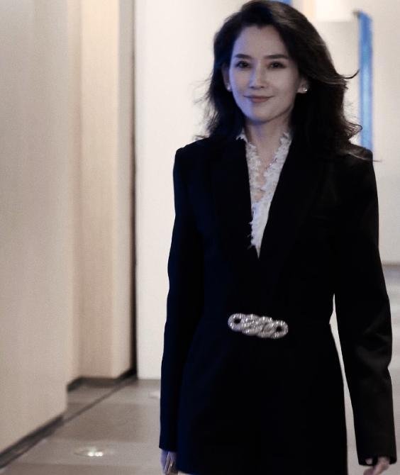 乔欣前助理被曝精神不佳，此前跟过多位艺人，不止爆料杨洋张天爱