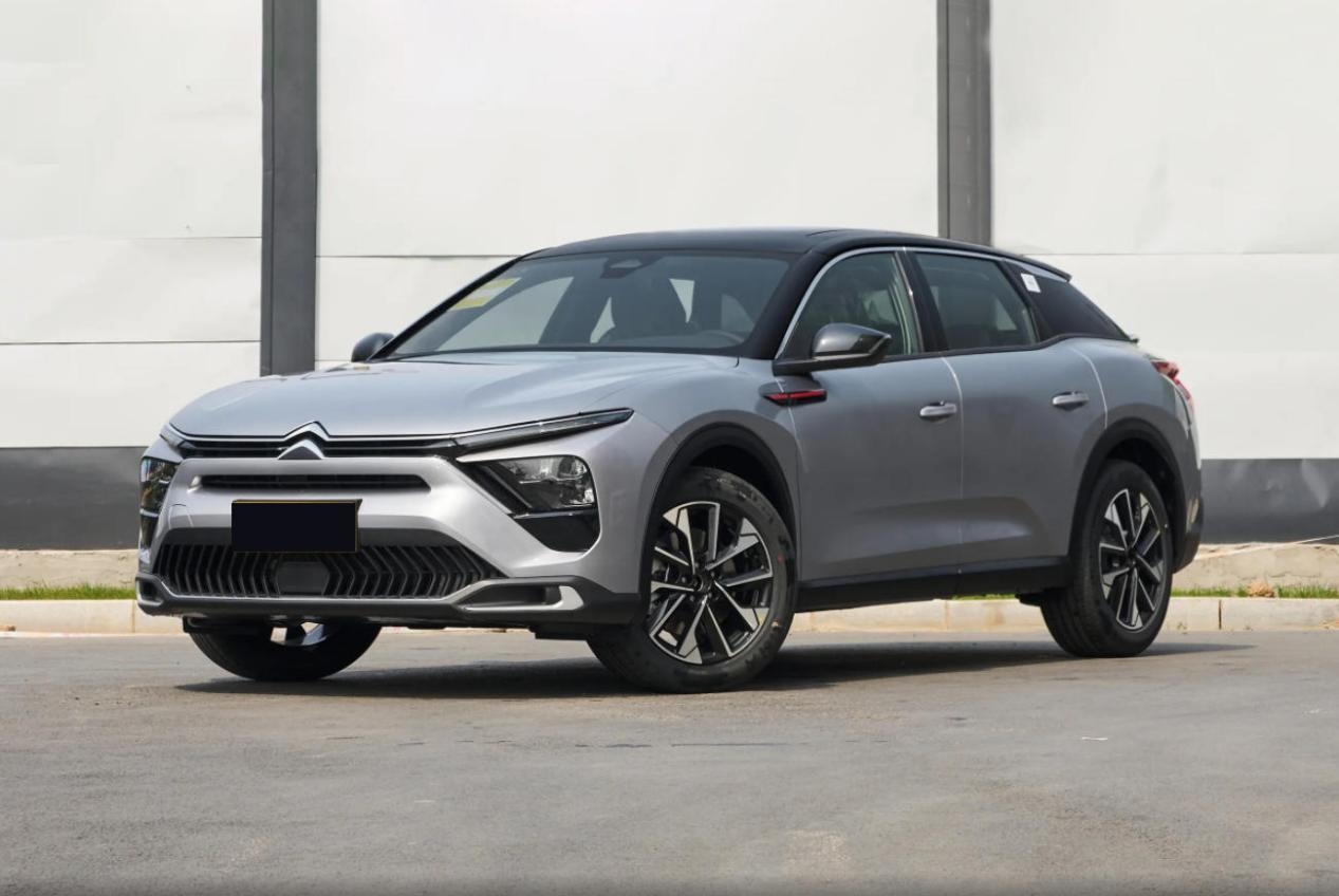 2026款雪铁龙凡尔赛对比2025款，高速不怕爆胎 | BitAuto