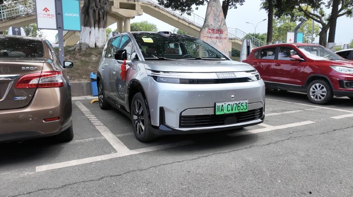 埃安i60汽车为什么被称为“10万级价格，20万级配置，30万级安全”？