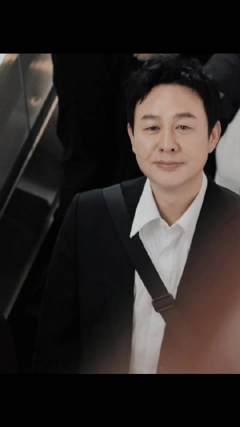 张颂文《狂飙》演技获赞，与角色反差强烈
