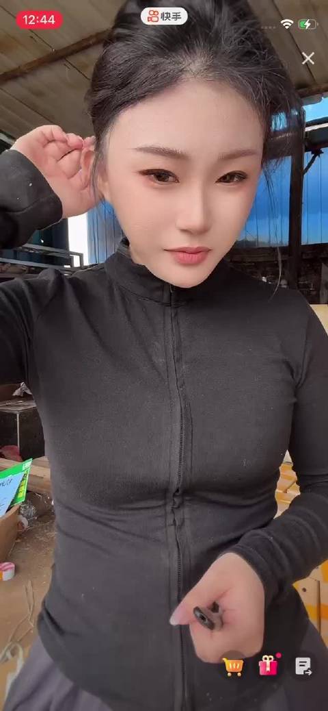 卖蒜主播被问一吨多少斤当场懵圈，回怼卖蒜要鸡毛好看