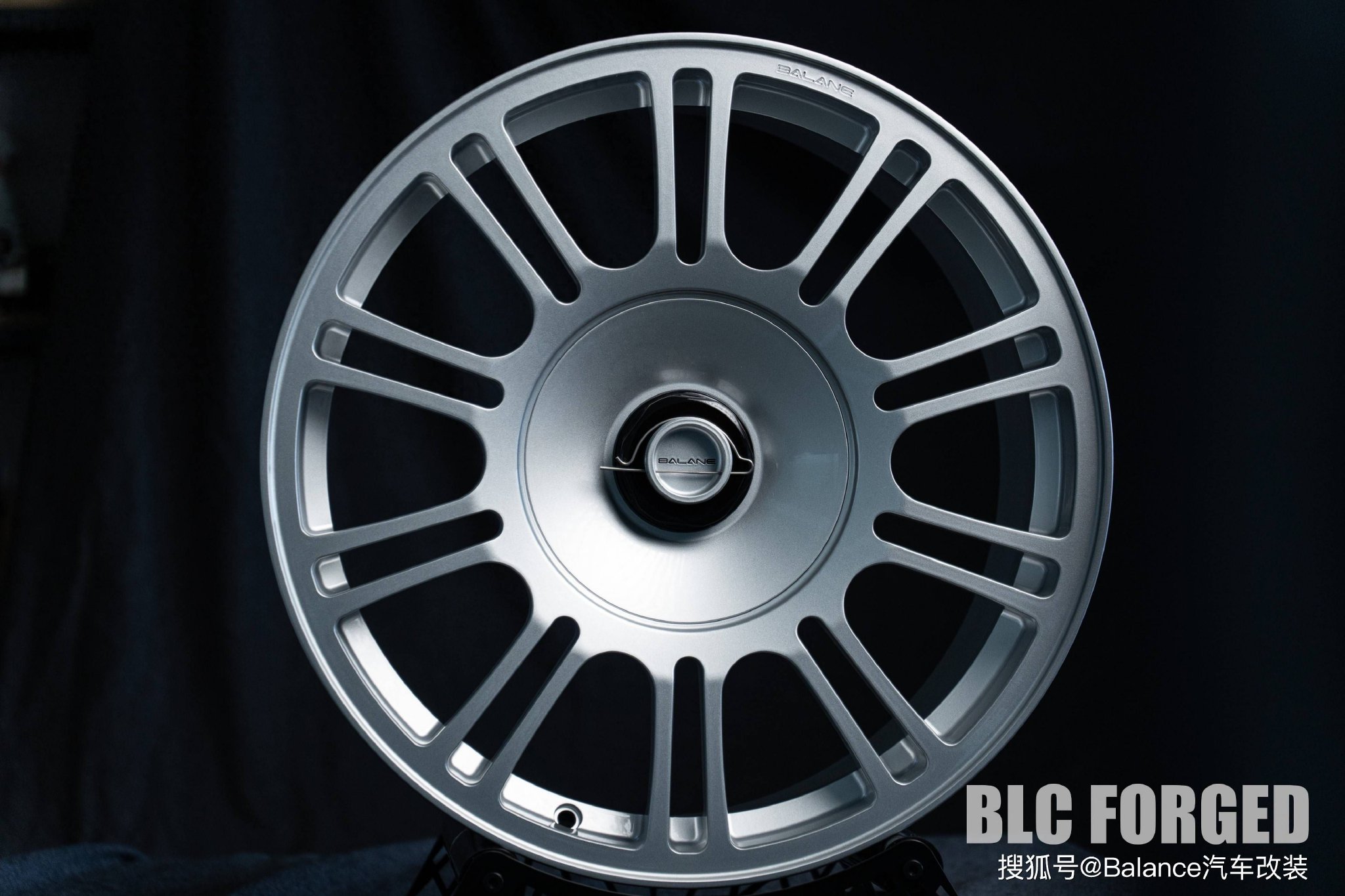 宝马 3 系改轮毂抄作业！BLC锻造轮毂复刻极品飞车9中经典M3 GTR造型_汽车