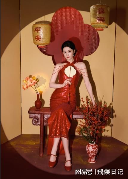 抬手抚珠、甜笑比心、王楚然春晚《贺花神》好美