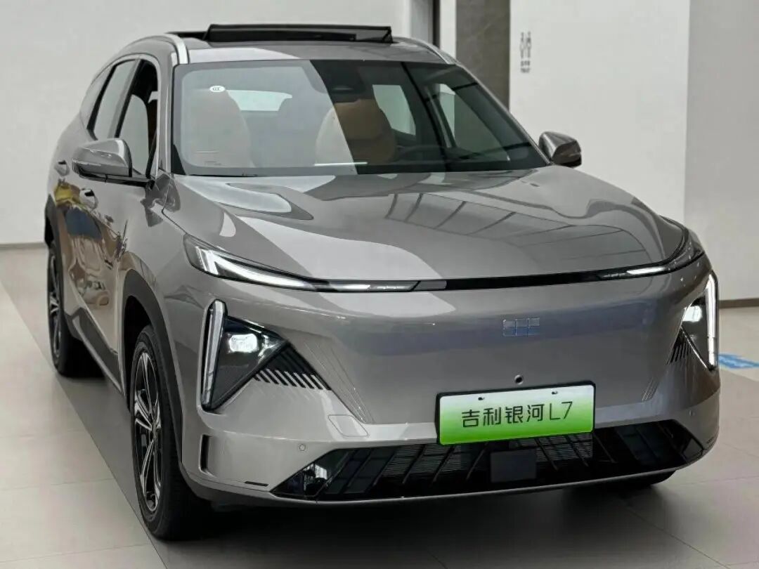 吉利银河L7有什么优缺点,值不值得买
