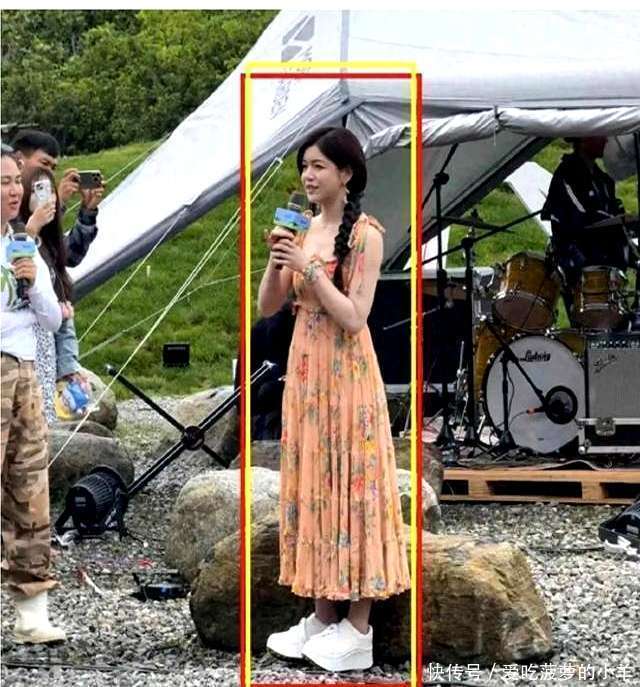 陈妍希大理出游被偶遇,露背长裙吸睛,状态似少女