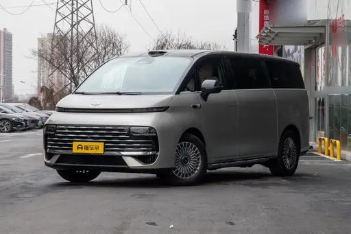 开过吉利银河V900,为什么我觉得它适合多口之家?