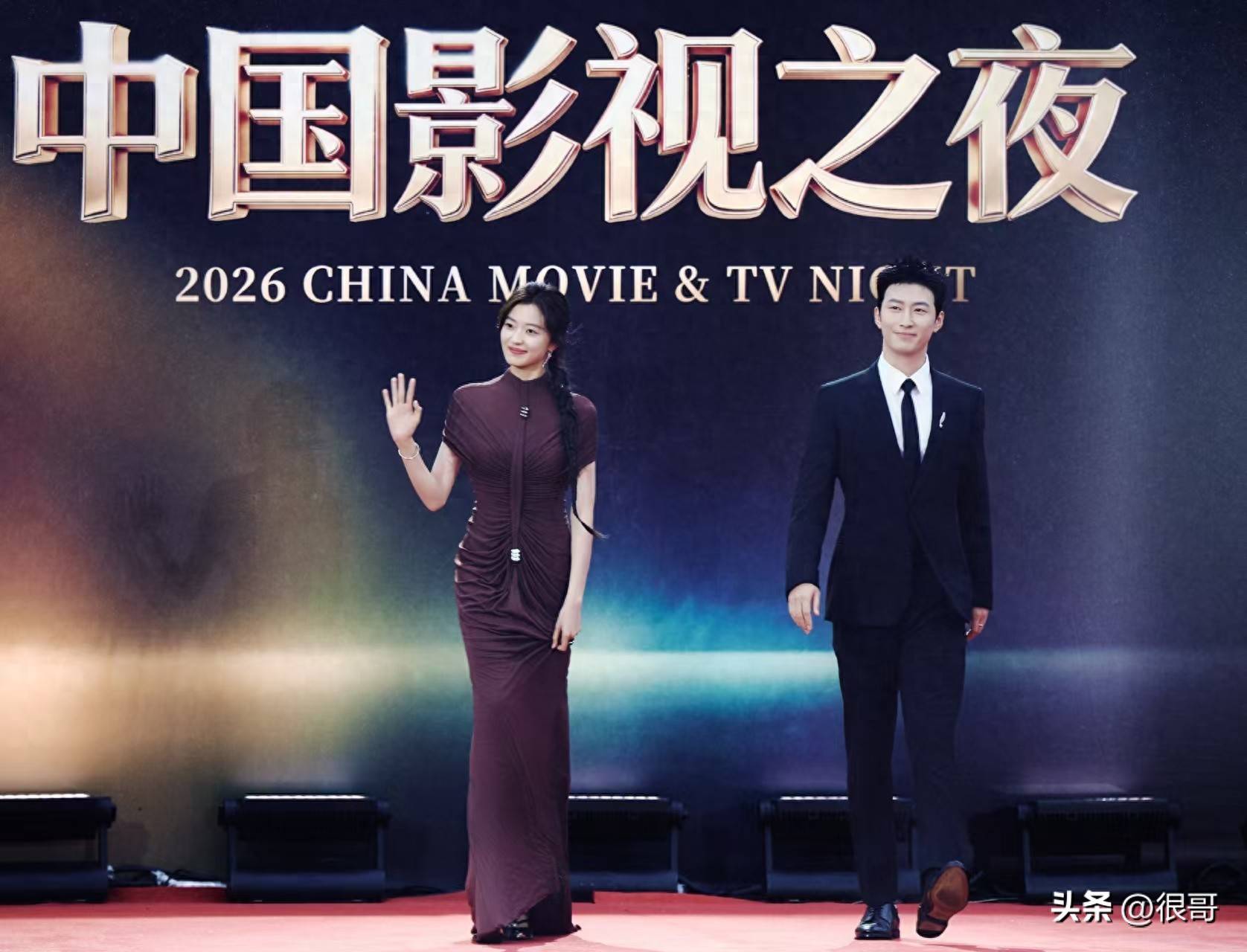 中国影视之夜名场面，窦骁痞帅气质出圈，孙千复古造型温婉动人