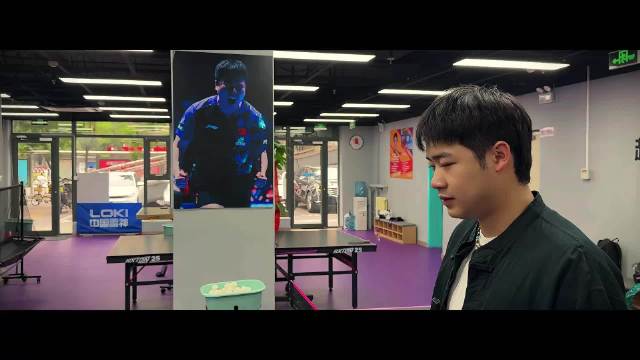 这俩玩抽象呢