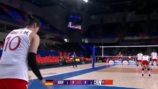 中国女排3比2逆转德国队，王梦洁关键得分助开门红