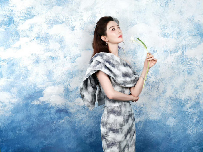 刘诗诗在品牌活动上穿的Imane Ayissi高定裙子具体价值多少？
