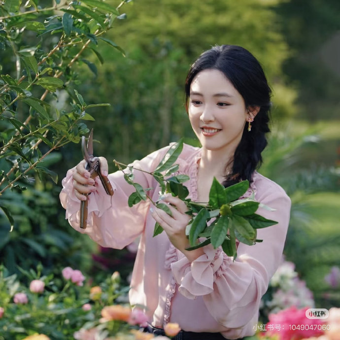 王俊凯在《中餐厅·南洋拾光季》中提出的农家乐模式具体如何运作？