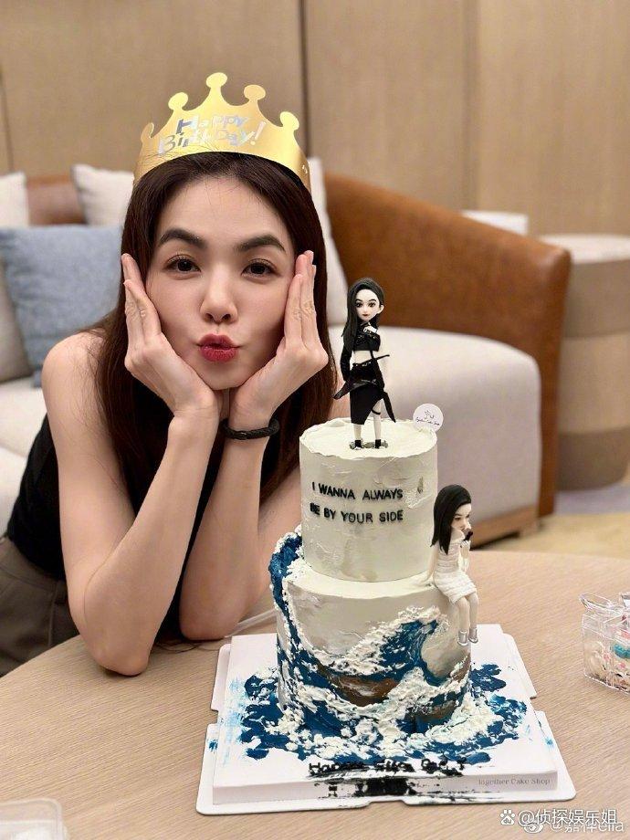 SHE合体庆Ella满42岁,任家萱肚大如箩发福明显,姐妹仨感情超好