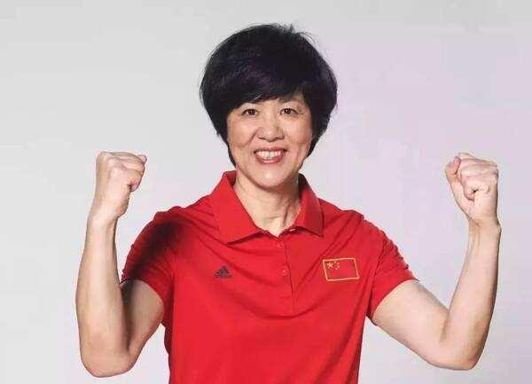 专项记者揭秘女排世界杯幕后,郎平曾四次在大赛中落泪,真情流露