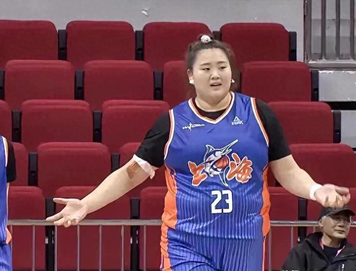 中国女篮赴澳热身，韩旭李月汝缺席，张子宇刘禹彤挑大梁