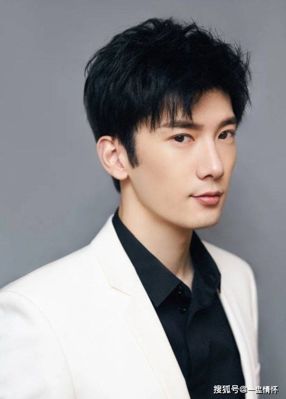 刘芮麟官宣结婚生子，曾和王晓晨传绯闻，妻子长相清纯身材好！