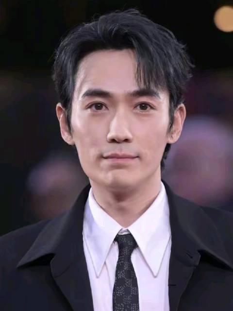 朱一龙素颜带伤出演新片，影帝突破形象
