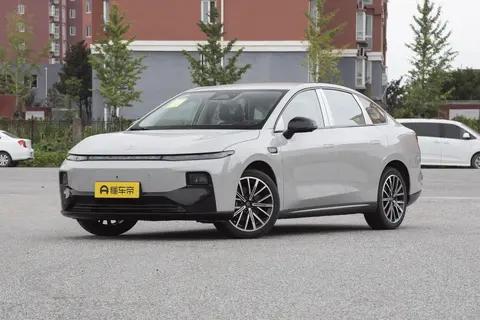 零跑B01购车手册:8.98万起纯电家轿，6款车型精准选不花冤枉钱