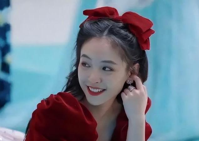 从全网心疼的小白花到全网骂,吴倩风评堪忧,或是“人设”害了她