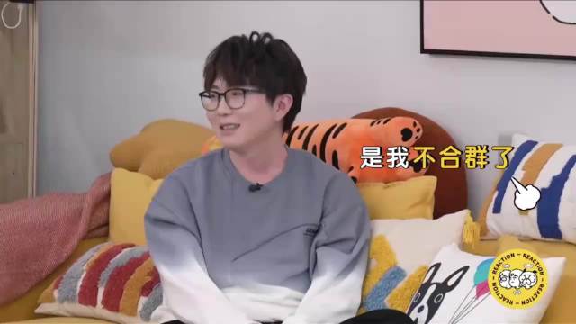 李雪琴吴昕聊对异性的心动瞬间，俩人越聊越兴奋，毛不易都无语了