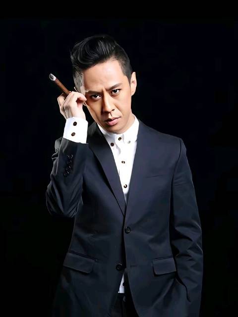 马浴柯被曝追求梁洛施，曾出演张纪中版游坦之