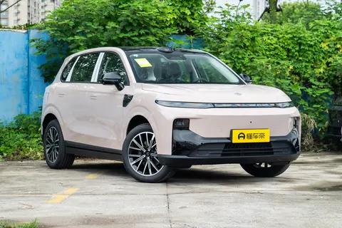 年底选10万级纯电SUV?2025款零跑B10体验，家用代步真的香
