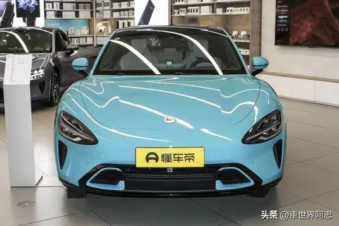 新能源完胜!1-10月中大型轿车销量榜:小米SU7登顶，奥迪A7第18