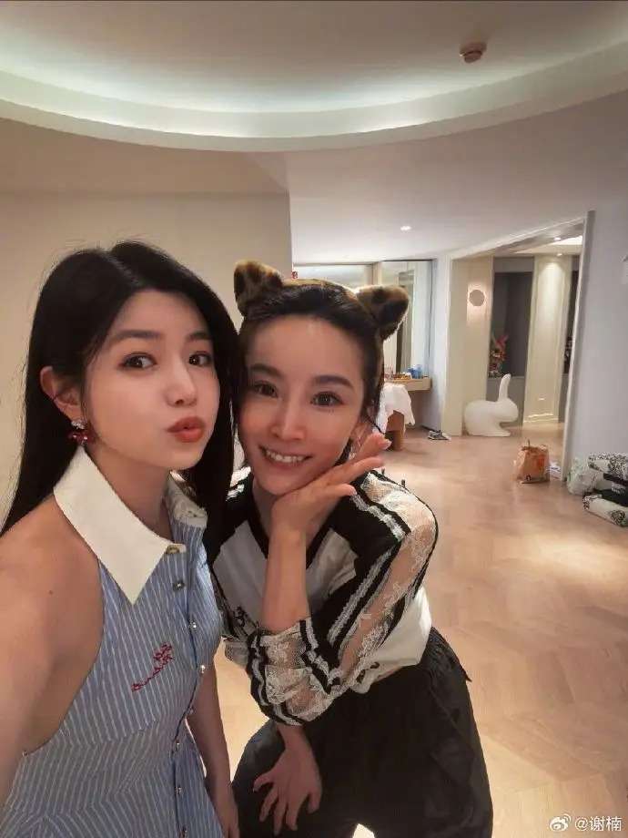 陈妍希开放自家给谢楠当舞蹈室，谢楠晒照为其庆生