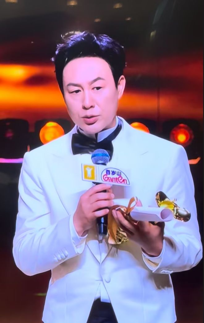 张颂文获金爵奖最佳男演员，笑称以为今天没希望得奖