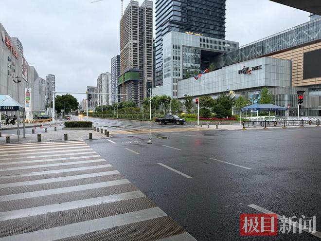 暴雨“爽约”武汉清晨凉爽 徐东路面基本干燥出行顺畅