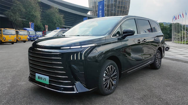 实拍东风风行2027款星海V9：官降3万还增配，这波卷疯了