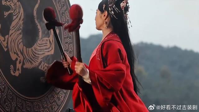 宋轶红衣击鼓振军心，白敬亭持剑奋勇杀敌，这幕太精彩