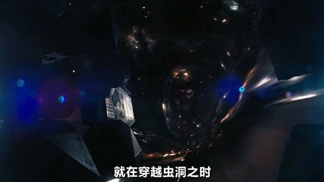 诺兰《星际穿越》耗资11亿呈现黑洞奇观，9.4分科幻神作