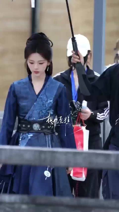 杨超越新剧古装造型演绎江湖少女成长