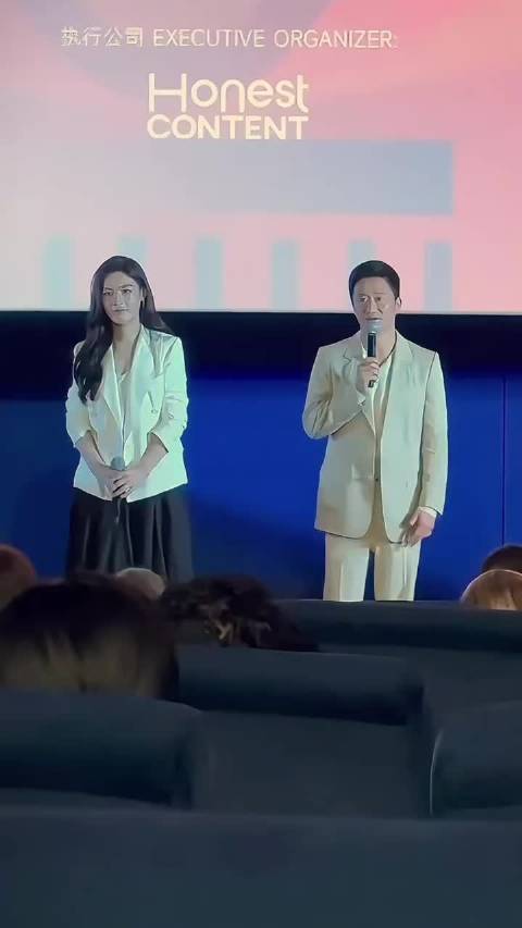 吴京陈丽君亮相国外电影节,《镖人》海外口碑票房双赢