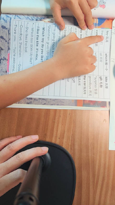 85岁大爷遭老伴家暴求助民警诉请离婚