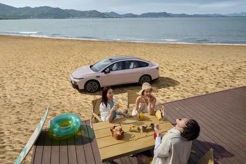 11万级闭眼入?零跑B01:2025款650激光雷达版:家庭进阶重要选择