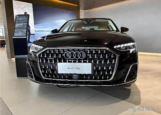 大型豪华轿车2025年底搭载新一代沉浸式座舱系统,别再说买豪车是