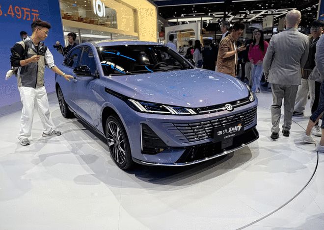 城区油耗2L级 长安逸动/CS75 PLUS蓝鲸超擎抢订价7.99万起