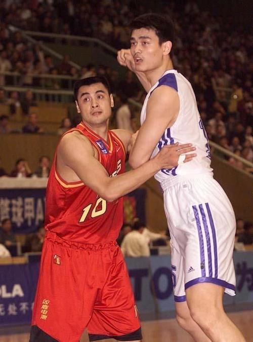 CBA春晚大戏!十大名场面:姚明21投全中 绝杀逆转看哭几代球迷_新闻