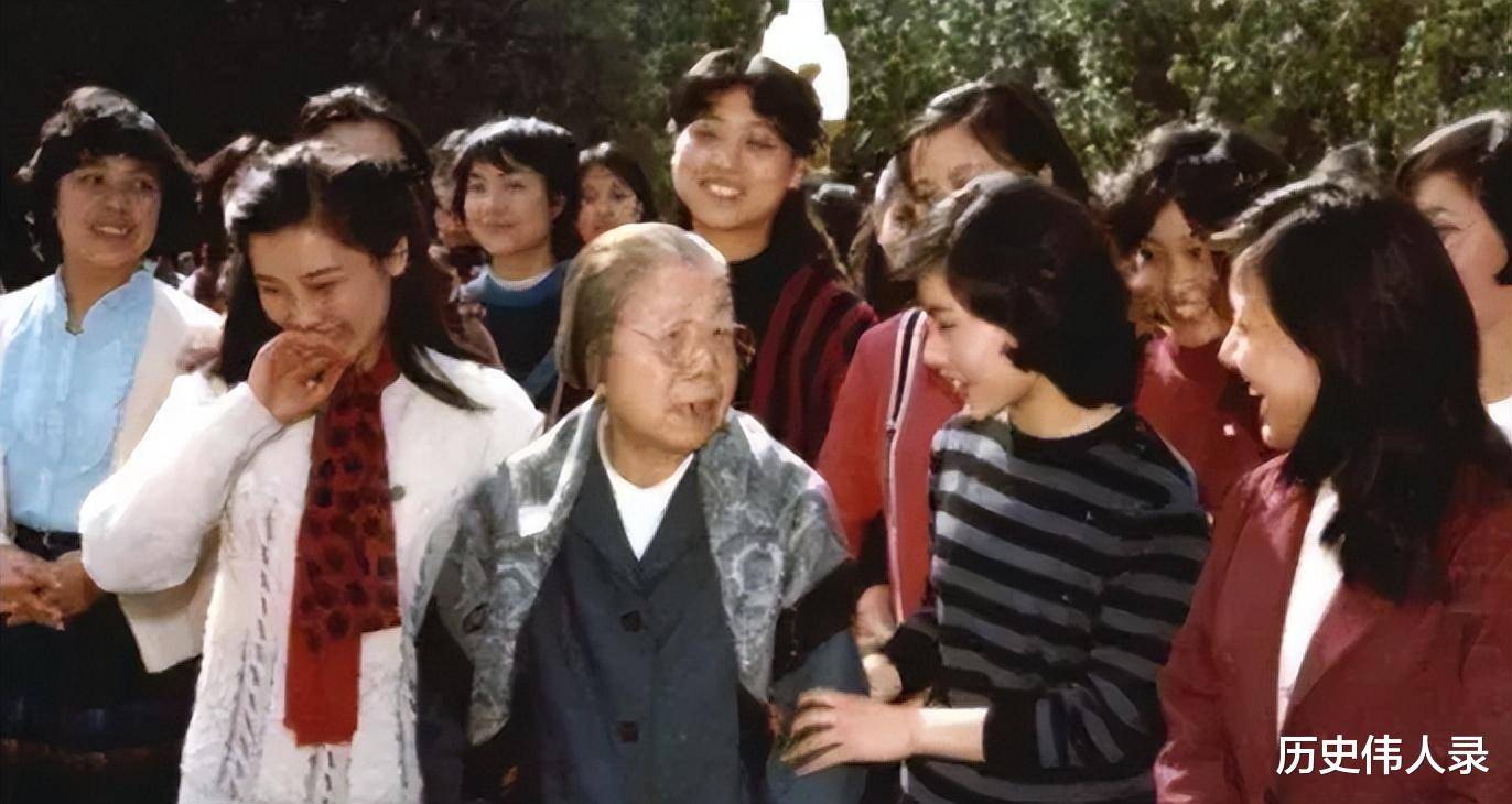 06年,何赛飞经廖静文同意成徐悲鸿传人,还被邓颖超称最美小百花