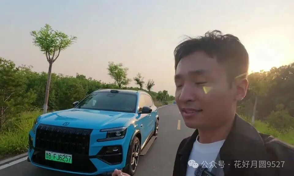 极氪8X耀影版,没声浪反倒更挑人