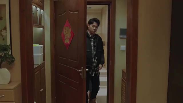 方圆支持儿子艺考，一天培训费抵月工资