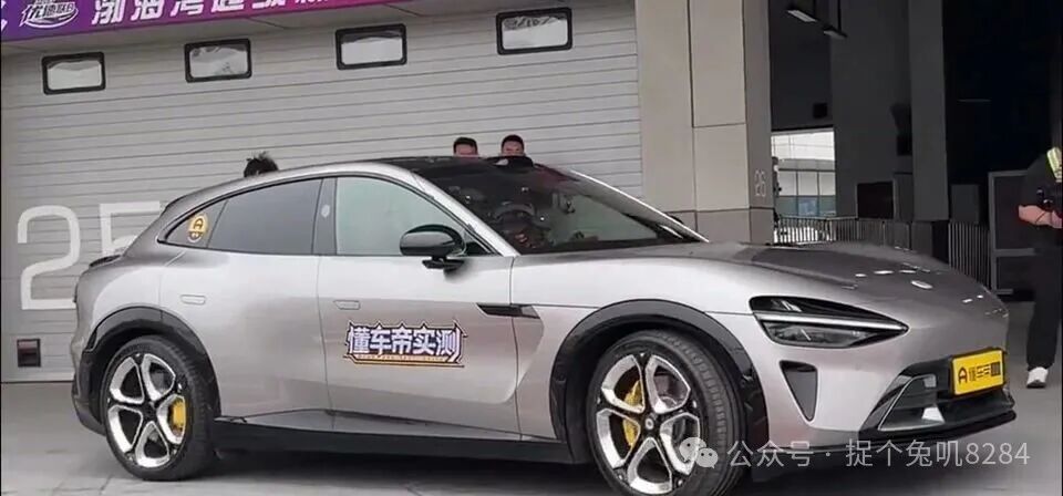 小米YU7赛道首测:这车真有料,4秒秒杀SU7,奶爸视角聊实用与激情