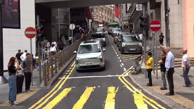 内地游客：之前香港满大街都是日本阿尔法，现在内地电动MPV越来越多