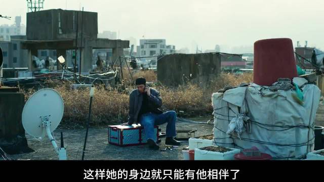 跟踪狂持刀对峙遭反击，幕后主使意外现身