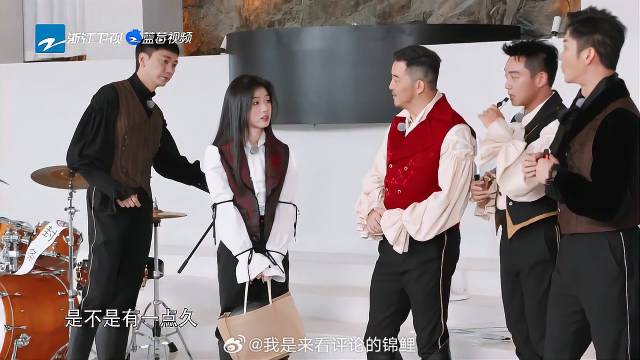 郑恺模仿蚊子叫声 真神了，单依纯一秒破功