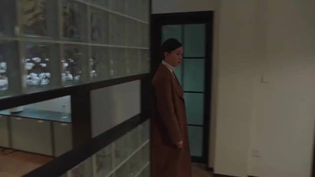 老总发现前妻未照顾女儿当场发怒